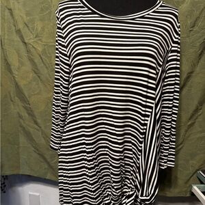 Annabelle Black & White Striped 3/4 Sleeve Top Knotted Bottom New w/o Tags Sz Lg